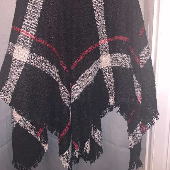 Fall poncho - Picture 4 of 4